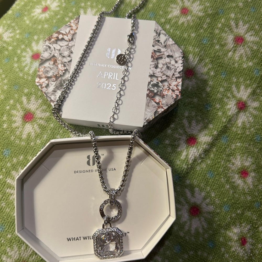 Minimalist Silver Necklace with Engraved Pendant